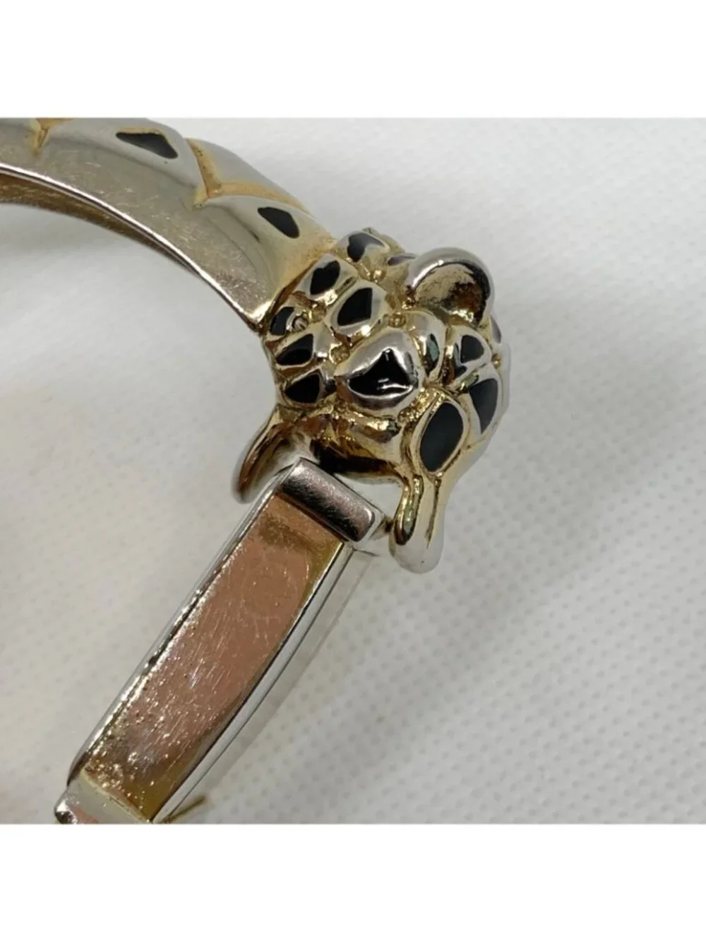 Vintage Bugle boy Women's animal face watch gold black tone 20mm quartz running